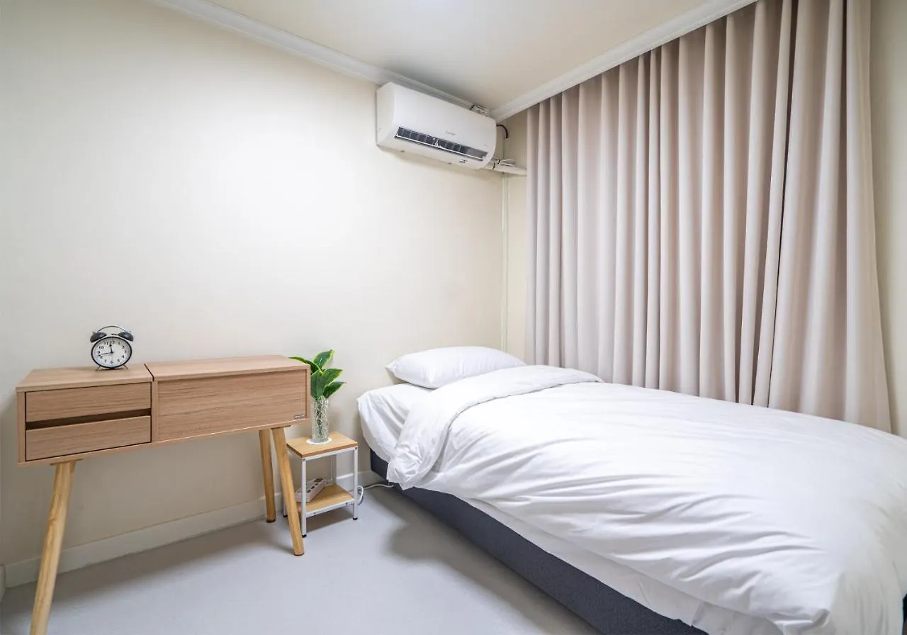 Osondoson Stay-5Min To Hapjeong Station, Family Favorites, 3Bed Room, Large Living Room Seoul Villa