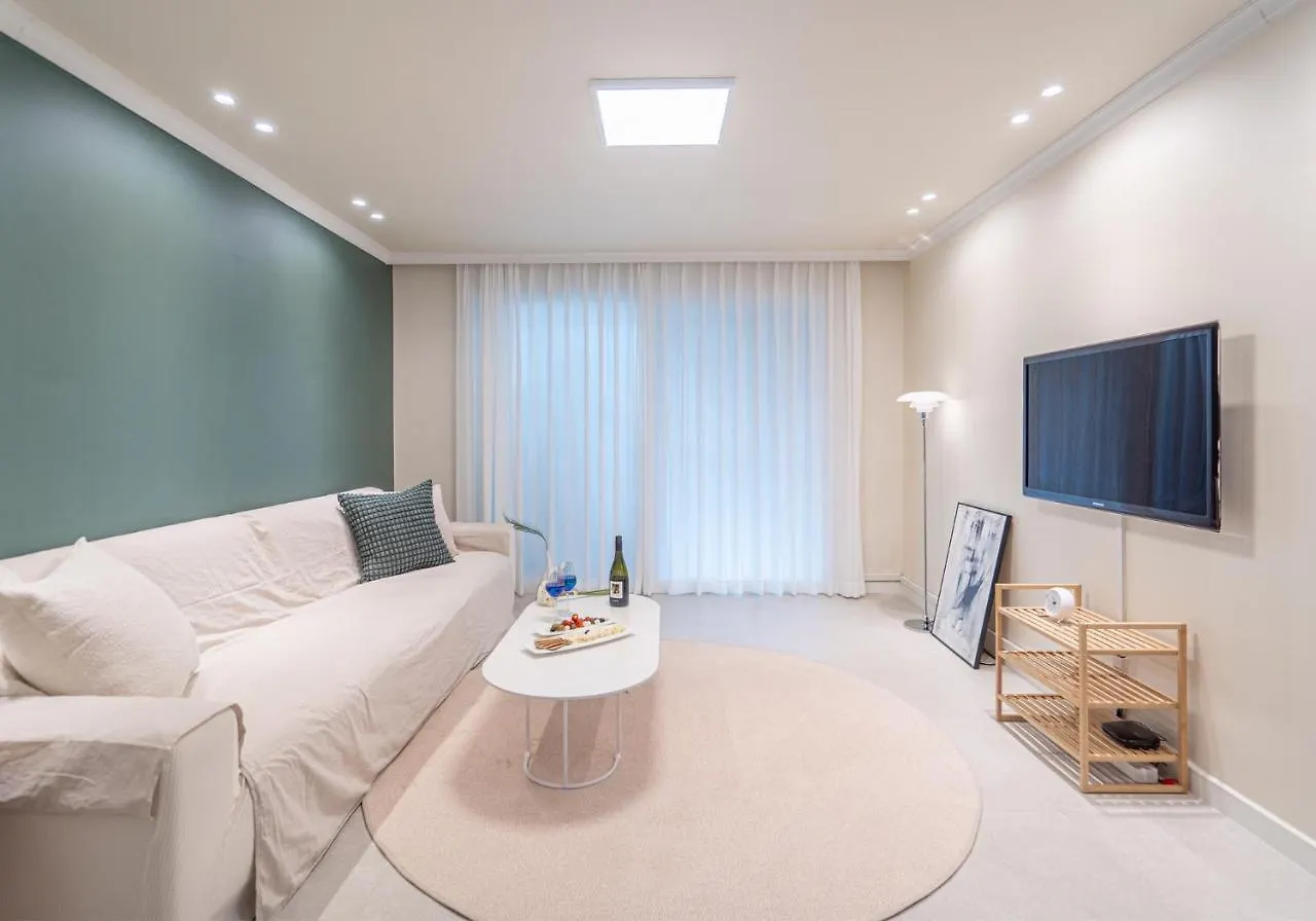 Osondoson Stay-5Min To Hapjeong Station, Family Favorites, 3Bed Room, Large Living Room location
