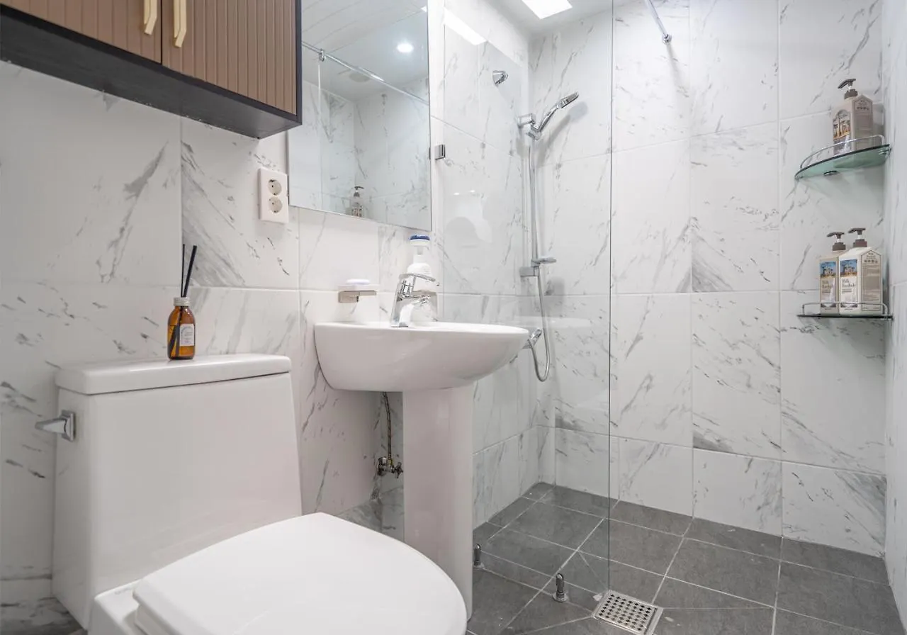 Villa Osondoson Stay-5Min To Hapjeong Station, Family Favorites, 3Bed Room, Large Living Room Seoul